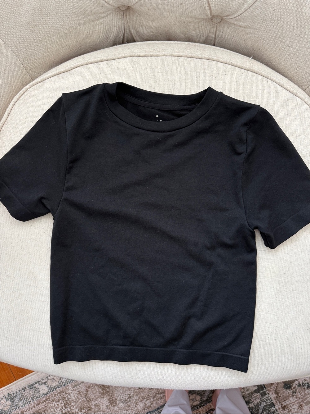 Woman’s Cropped Tee Size S | Fitted Stretch Basic Top